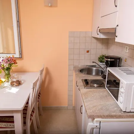 Lovely In * Podstrana