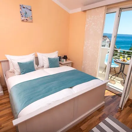 Lovely In Apartment *